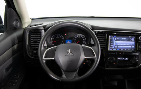 Mitsubishi Outlander III рестайлинг 3, 2016 год, 1 649 000 рублей, 10 фотография