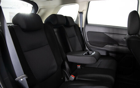 Mitsubishi Outlander III рестайлинг 3, 2016 год, 1 649 000 рублей, 12 фотография