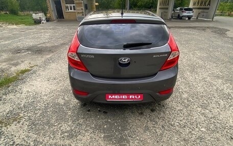 Hyundai Solaris II рестайлинг, 2012 год, 700 000 рублей, 1 фотография
