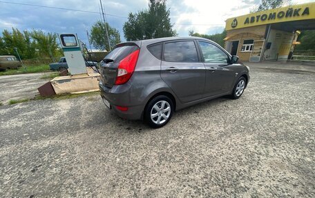 Hyundai Solaris II рестайлинг, 2012 год, 700 000 рублей, 4 фотография