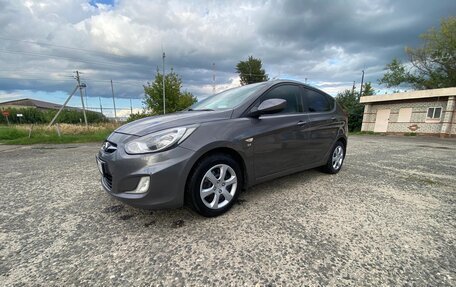 Hyundai Solaris II рестайлинг, 2012 год, 700 000 рублей, 6 фотография