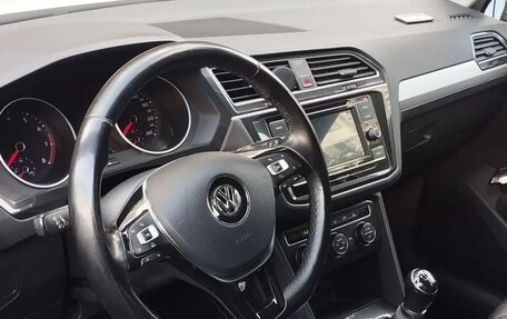 Volkswagen Tiguan II, 2018 год, 2 150 000 рублей, 11 фотография