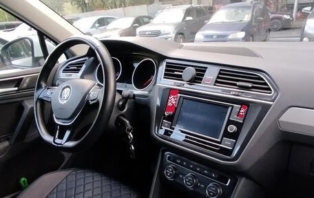 Volkswagen Tiguan II, 2018 год, 2 150 000 рублей, 12 фотография