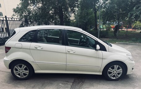 Mercedes-Benz B-Класс, 2011 год, 720 000 рублей, 4 фотография