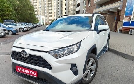 Toyota RAV4, 2020 год, 3 000 000 рублей, 1 фотография