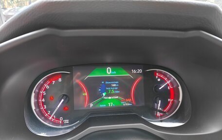 Toyota RAV4, 2020 год, 3 000 000 рублей, 5 фотография