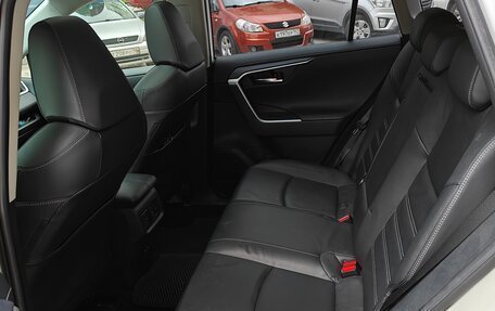 Toyota RAV4, 2020 год, 3 000 000 рублей, 9 фотография