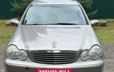 Mercedes-Benz C-Класс, 2004 год, 450 000 рублей, 2 фотография
