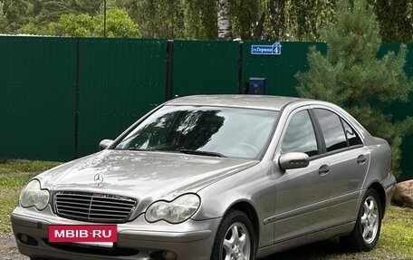 Mercedes-Benz C-Класс, 2004 год, 450 000 рублей, 4 фотография