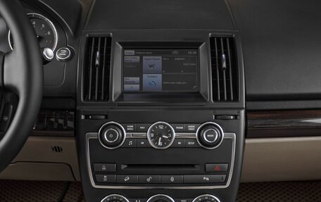 Land Rover Freelander II рестайлинг 2, 2013 год, 1 349 000 рублей, 16 фотография