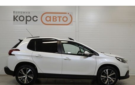 Peugeot 2008 II, 2017 год, 1 249 000 рублей, 4 фотография