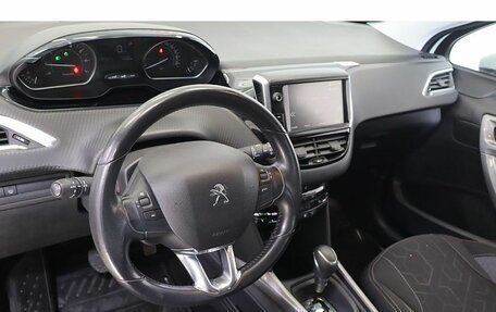 Peugeot 2008 II, 2017 год, 1 249 000 рублей, 6 фотография