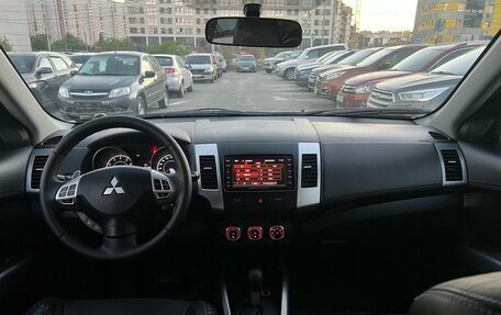 Mitsubishi Outlander III рестайлинг 3, 2011 год, 1 230 000 рублей, 15 фотография