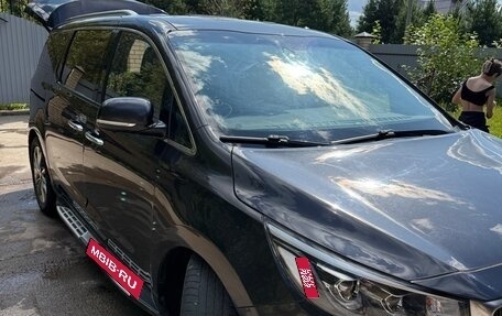 KIA Carnival III, 2018 год, 2 899 000 рублей, 2 фотография