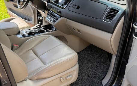 KIA Carnival III, 2018 год, 2 899 000 рублей, 12 фотография