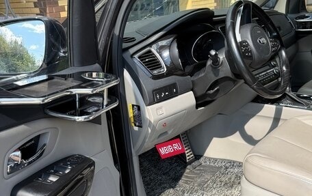KIA Carnival III, 2018 год, 2 899 000 рублей, 14 фотография