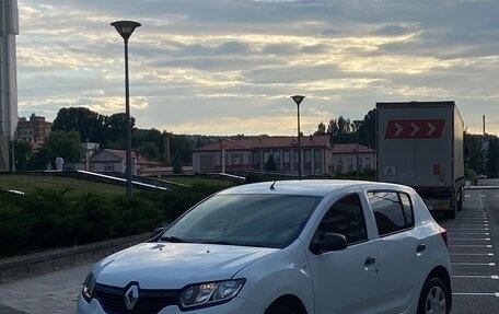 Renault Sandero II рестайлинг, 2017 год, 835 000 рублей, 1 фотография