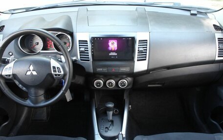 Mitsubishi Outlander III рестайлинг 3, 2008 год, 910 000 рублей, 16 фотография
