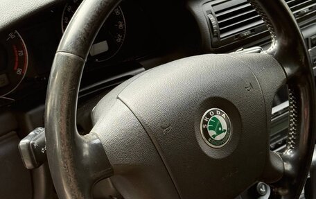 Skoda Superb III рестайлинг, 2007 год, 340 000 рублей, 18 фотография