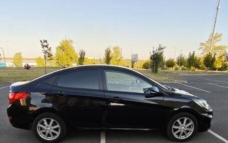 Hyundai Solaris II рестайлинг, 2011 год, 650 000 рублей, 1 фотография