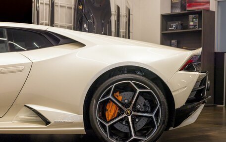 Lamborghini Huracán, 2022 год, 21 900 000 рублей, 10 фотография