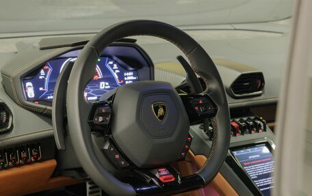 Lamborghini Huracán, 2022 год, 21 900 000 рублей, 27 фотография