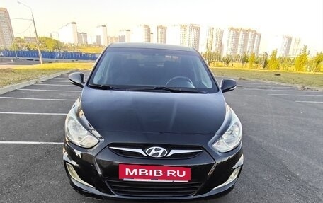 Hyundai Solaris II рестайлинг, 2011 год, 650 000 рублей, 3 фотография