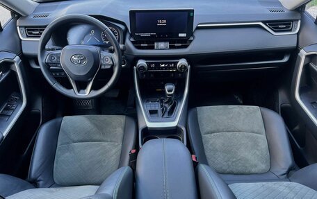 Toyota RAV4, 2025 год, 3 890 000 рублей, 9 фотография