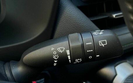 Toyota RAV4, 2025 год, 3 890 000 рублей, 14 фотография