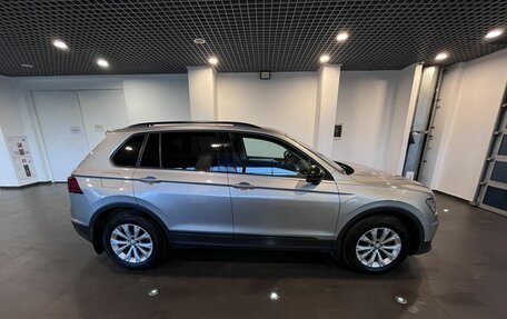 Volkswagen Tiguan II, 2017 год, 2 346 000 рублей, 2 фотография
