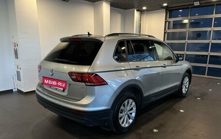 Volkswagen Tiguan II, 2017 год, 2 346 000 рублей, 3 фотография