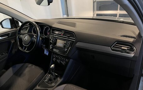 Volkswagen Tiguan II, 2017 год, 2 346 000 рублей, 12 фотография