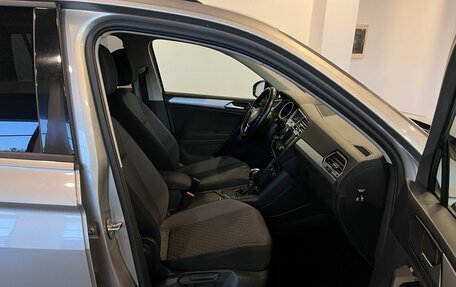Volkswagen Tiguan II, 2017 год, 2 346 000 рублей, 29 фотография