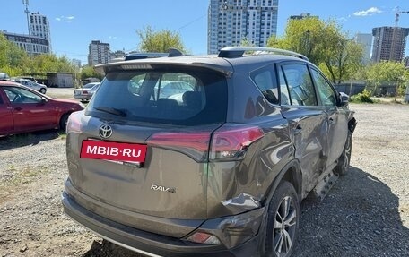 Toyota RAV4, 2017 год, 1 100 000 рублей, 2 фотография