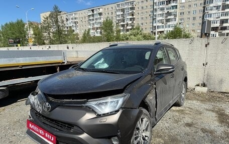 Toyota RAV4, 2017 год, 1 100 000 рублей, 3 фотография