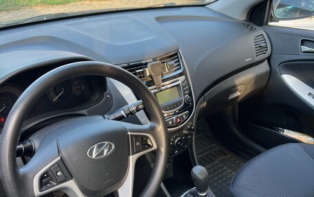 Hyundai Solaris II рестайлинг, 2011 год, 750 000 рублей, 8 фотография