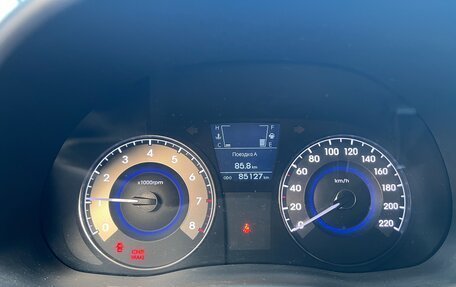 Hyundai Solaris II рестайлинг, 2011 год, 750 000 рублей, 9 фотография
