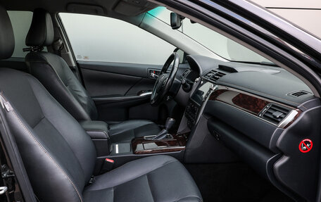 Toyota Camry, 2017 год, 2 498 000 рублей, 10 фотография