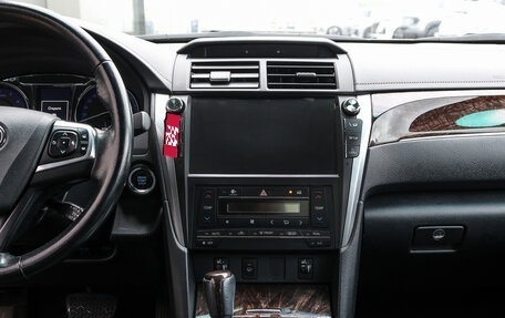 Toyota Camry, 2017 год, 2 498 000 рублей, 14 фотография