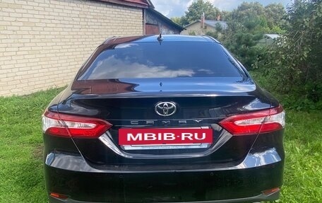 Toyota Camry, 2021 год, 3 150 000 рублей, 2 фотография