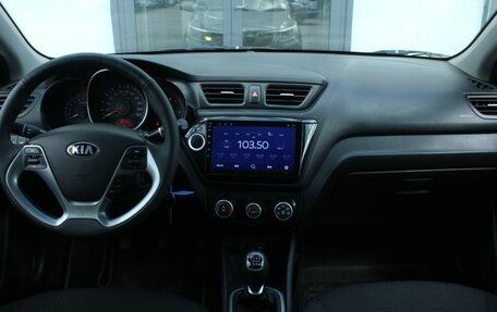 KIA Rio III рестайлинг, 2015 год, 989 000 рублей, 16 фотография