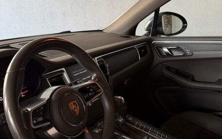 Porsche Macan I рестайлинг, 2018 год, 3 700 000 рублей, 23 фотография