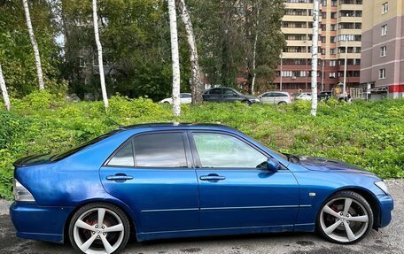 Lexus IS II рестайлинг 2, 1999 год, 690 000 рублей, 5 фотография