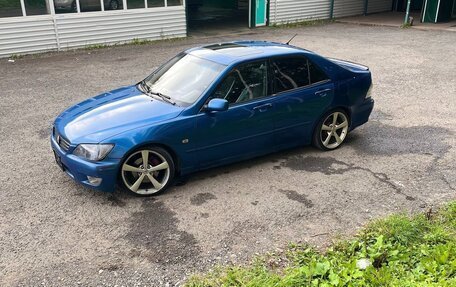 Lexus IS II рестайлинг 2, 1999 год, 690 000 рублей, 3 фотография