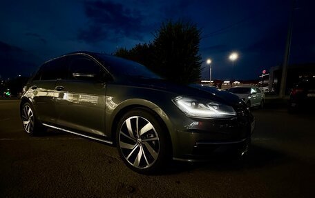 Volkswagen Golf VII, 2018 год, 1 645 000 рублей, 2 фотография