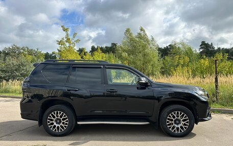 Toyota Land Cruiser Prado 150 рестайлинг 2, 2020 год, 7 000 000 рублей, 5 фотография
