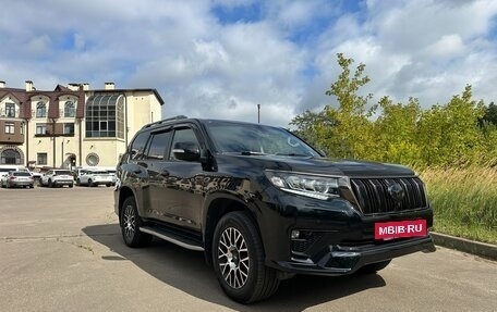 Toyota Land Cruiser Prado 150 рестайлинг 2, 2020 год, 7 000 000 рублей, 6 фотография