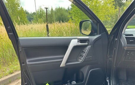 Toyota Land Cruiser Prado 150 рестайлинг 2, 2020 год, 7 000 000 рублей, 9 фотография