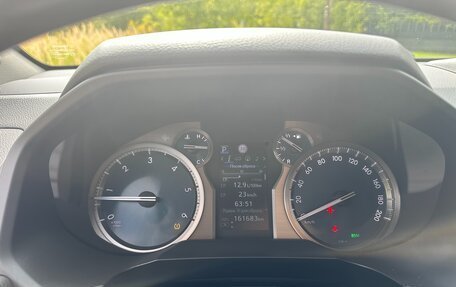 Toyota Land Cruiser Prado 150 рестайлинг 2, 2020 год, 7 000 000 рублей, 15 фотография