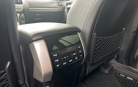 Toyota Land Cruiser Prado 150 рестайлинг 2, 2020 год, 7 000 000 рублей, 21 фотография